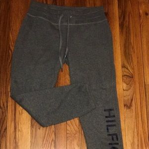 TOMMY HILFIGER SWEATPANTS (Size M)